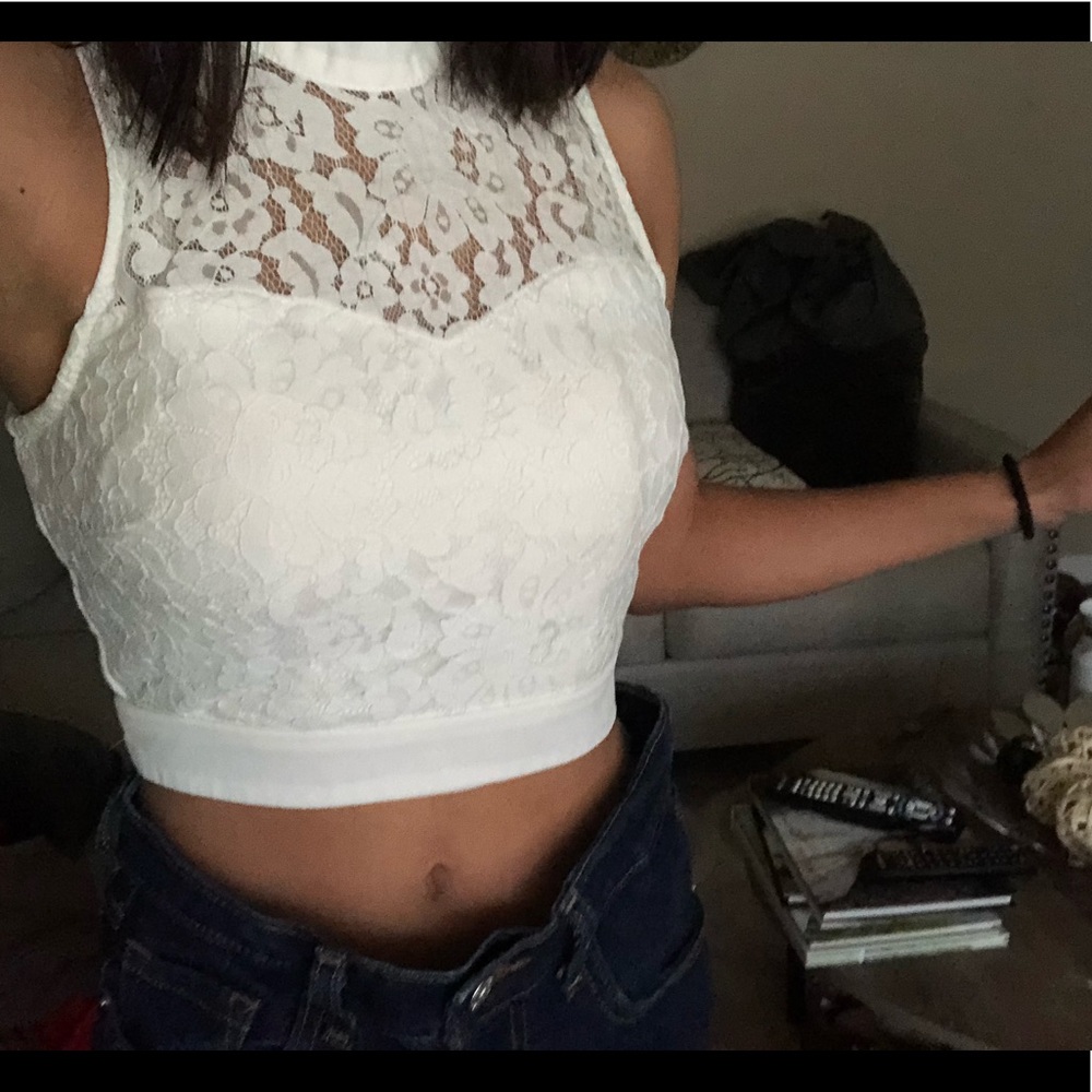 Cute vintage laced top!